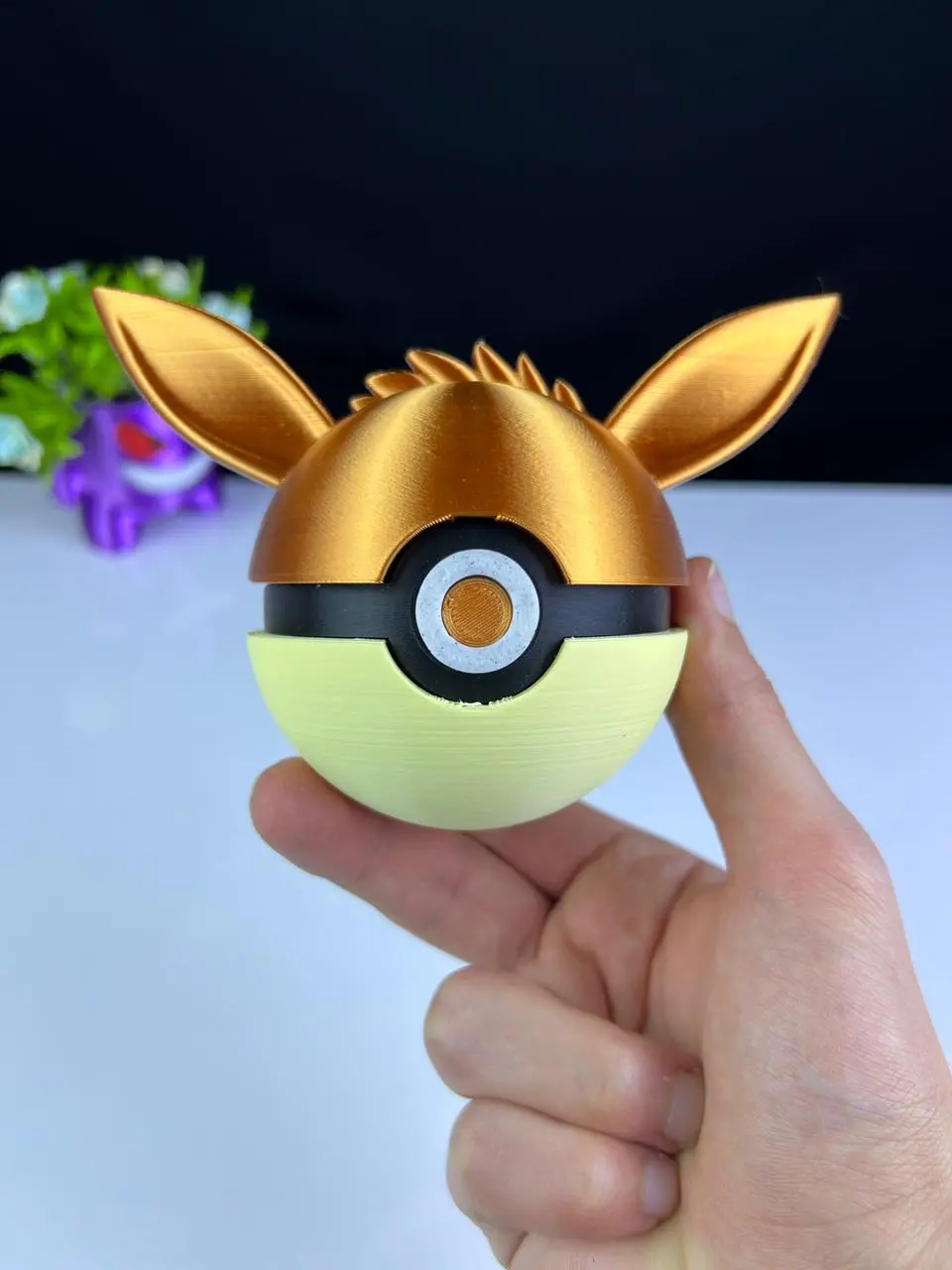 Custom Eevee Pokéball Print